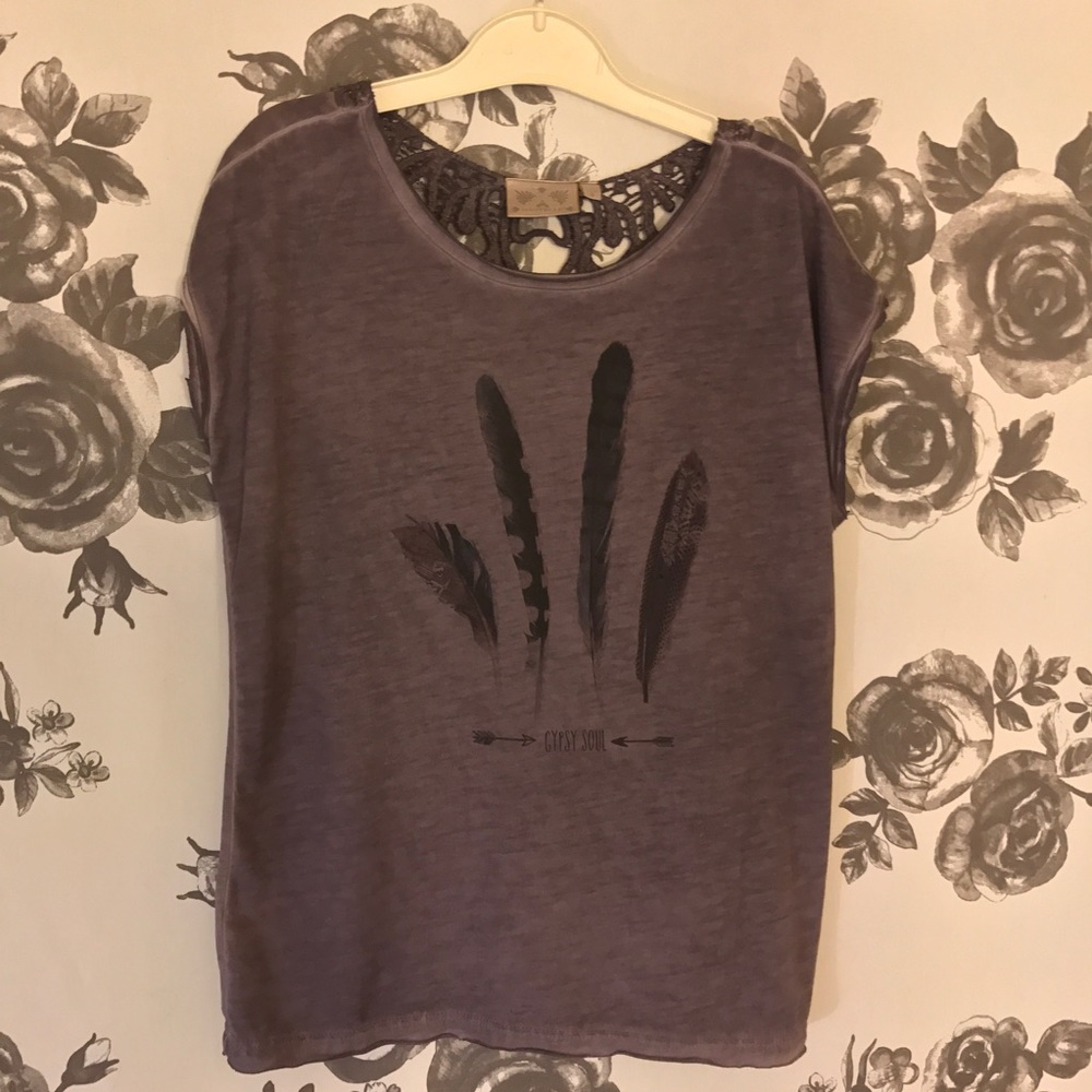 "Gypsy Soul" shirt w. Lace Back